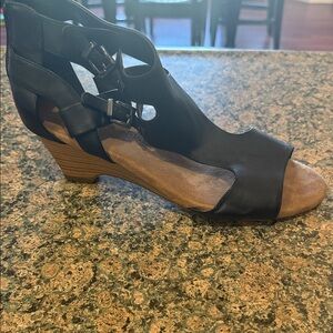 Excellent Croft & Barrow Black Wedge Sandals - 10